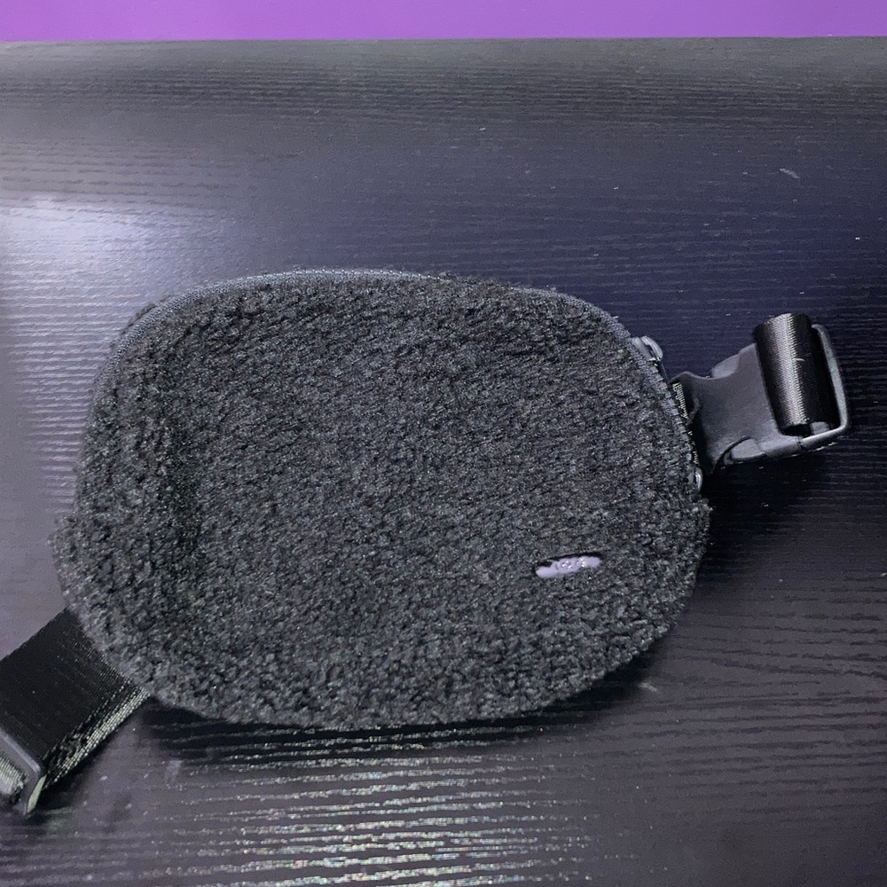 Lole‎ Charcoal Textured Bag